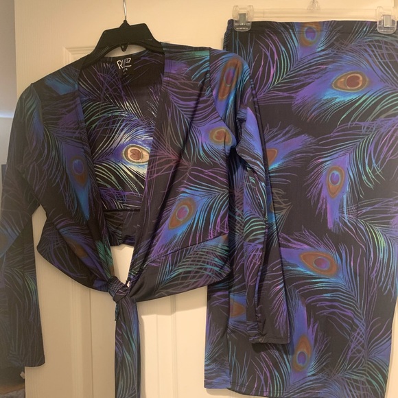 Rue 107 Dresses & Skirts - 2 piece stretchy set